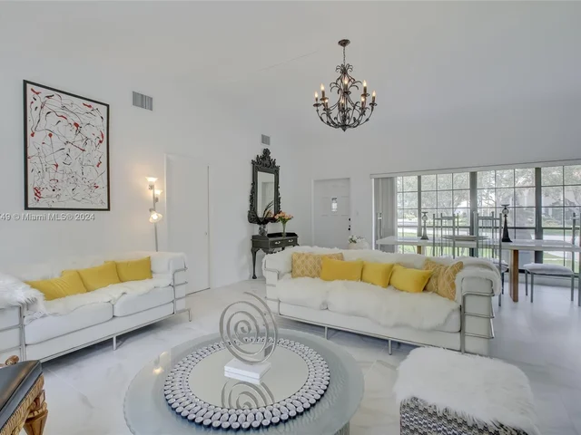 2317 NE 8th St, Fort Lauderdale FL 33304