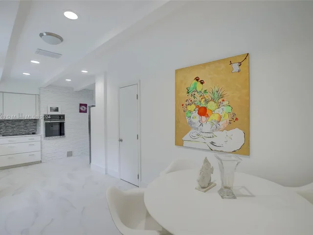 2317 NE 8th St, Fort Lauderdale FL 33304