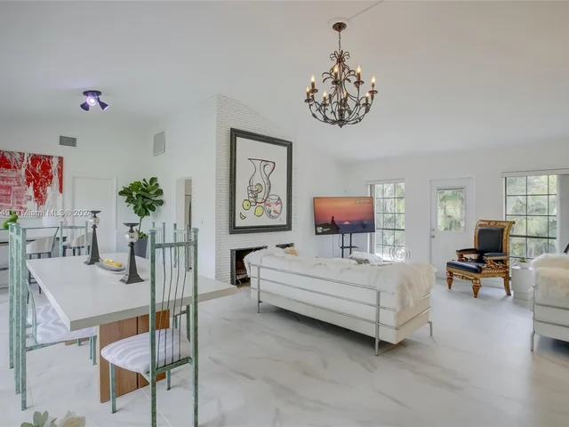 2317 NE 8th St, Fort Lauderdale FL 33304