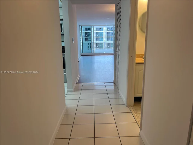1717 N Bayshore Dr # 3242, Miami FL 33132