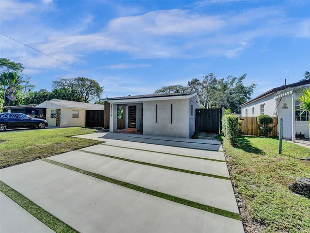 2066 NE 174th St, North Miami Beach FL 33162
