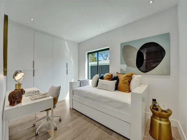 2066 NE 174th St, North Miami Beach FL 33162