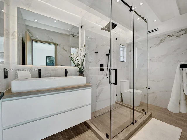 2066 NE 174th St, North Miami Beach FL 33162