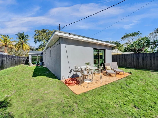 2066 NE 174th St, North Miami Beach FL 33162