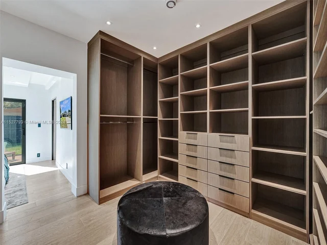 2066 NE 174th St, North Miami Beach FL 33162