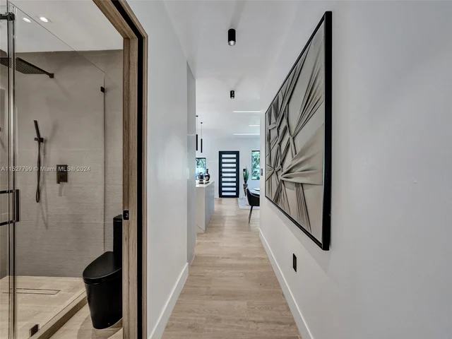 2066 NE 174th St, North Miami Beach FL 33162