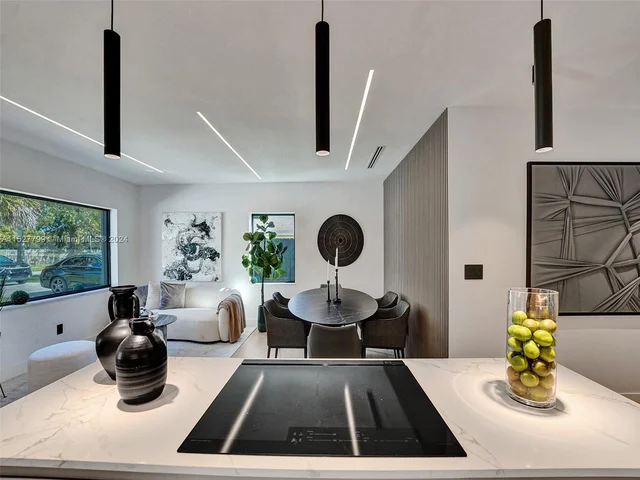 2066 NE 174th St, North Miami Beach FL 33162