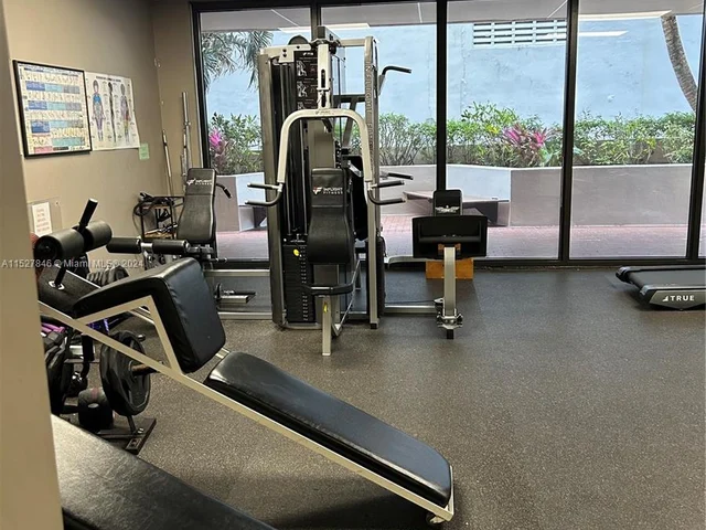 1621 Collins Ave # 405, Miami Beach FL 33139