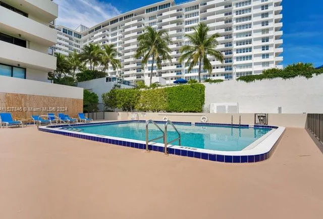 1621 Collins Ave # 405, Miami Beach FL 33139