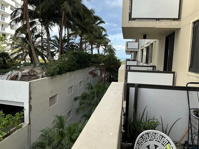 1621 Collins Ave # 405, Miami Beach FL 33139
