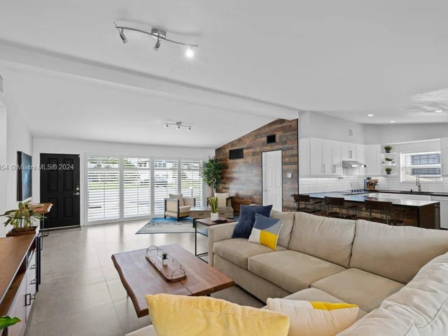 2678 Marathon Ln, Fort Lauderdale FL 33312