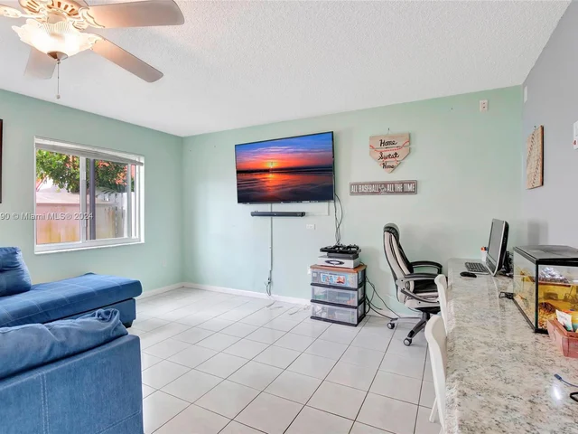 1269 NW 126th Ave, Sunrise FL 33323