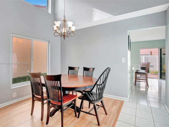 1269 NW 126th Ave, Sunrise FL 33323