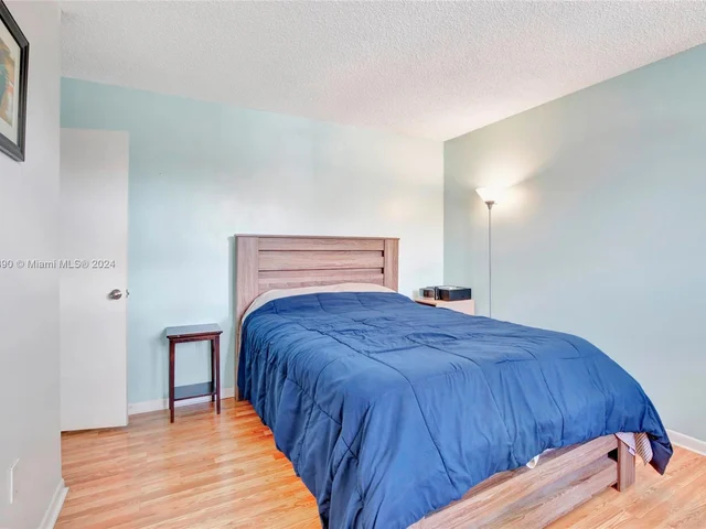 1269 NW 126th Ave, Sunrise FL 33323