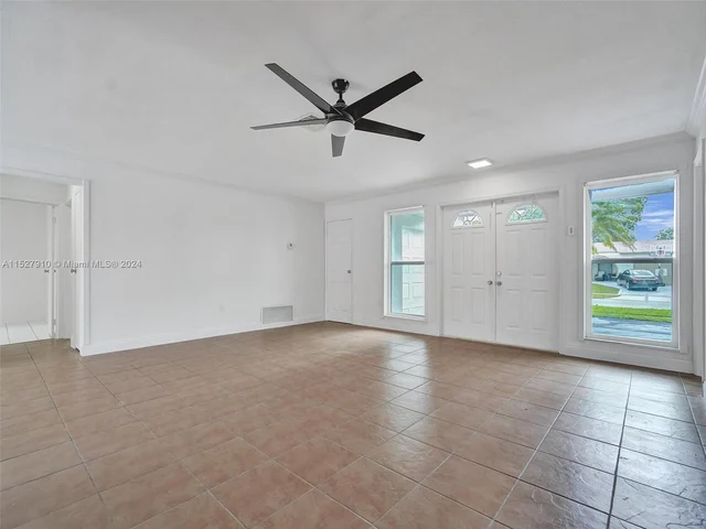 9511 NW 21st Mnr, Sunrise FL 33322