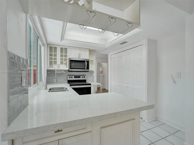 9511 NW 21st Mnr, Sunrise FL 33322