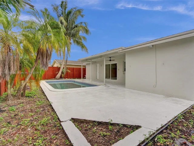 9511 NW 21st Mnr, Sunrise FL 33322