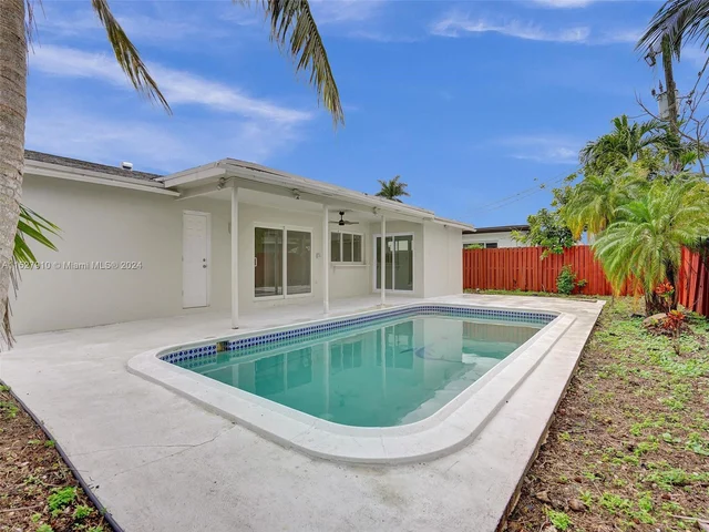 9511 NW 21st Mnr, Sunrise FL 33322