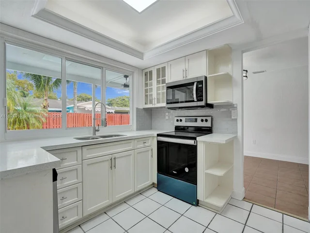 9511 NW 21st Mnr, Sunrise FL 33322