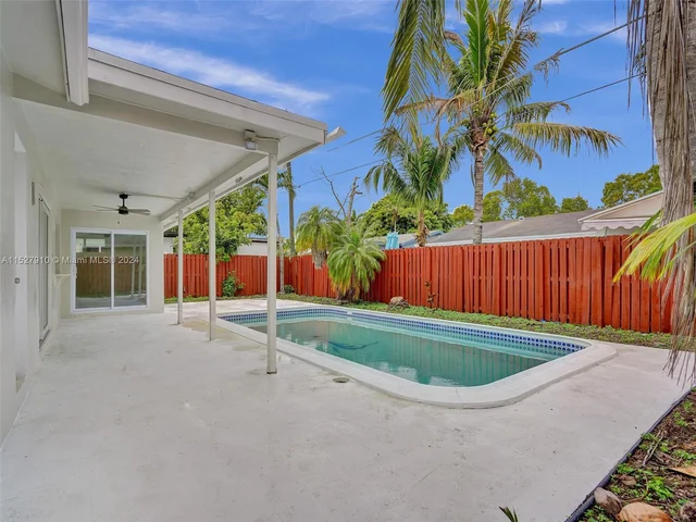 9511 NW 21st Mnr, Sunrise FL 33322