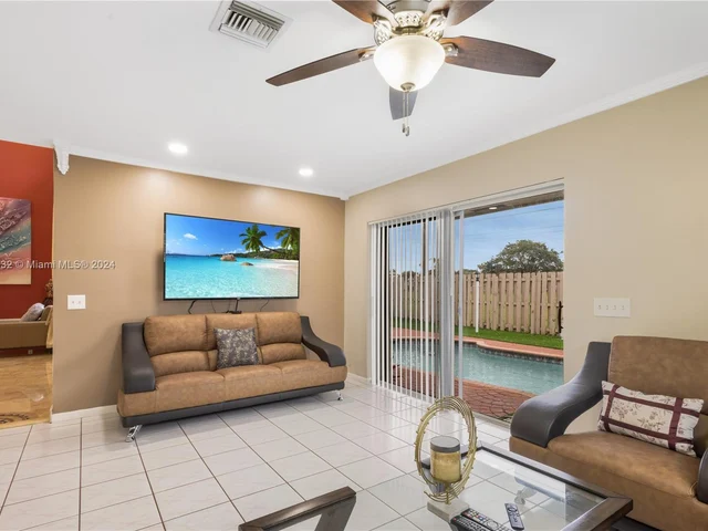 11080 Springfield Place, Cooper City FL 33026