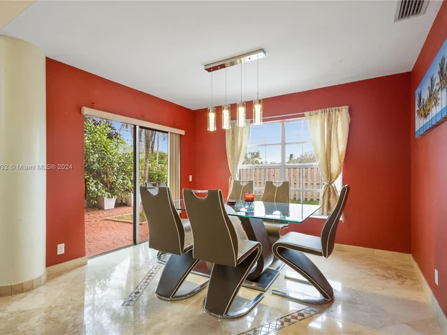 11080 Springfield Place, Cooper City FL 33026