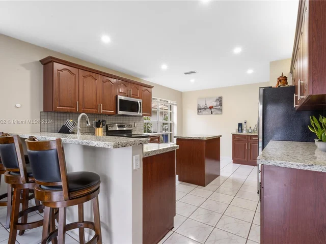 11080 Springfield Place, Cooper City FL 33026