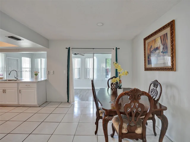 4340 NW 46th Ter, Lauderdale Lakes FL 33319