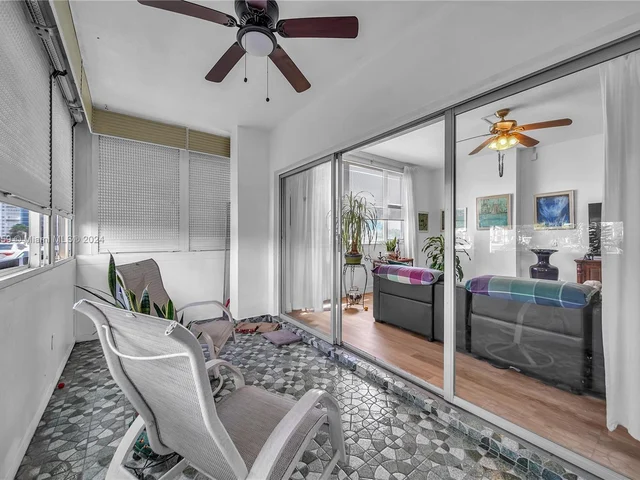 4350 Hillcrest Dr # 120, Hollywood FL 33021