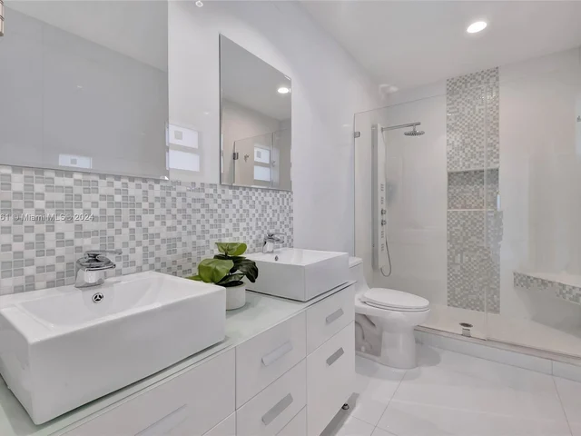 14272 SW 152nd Ct, Miami FL 33196