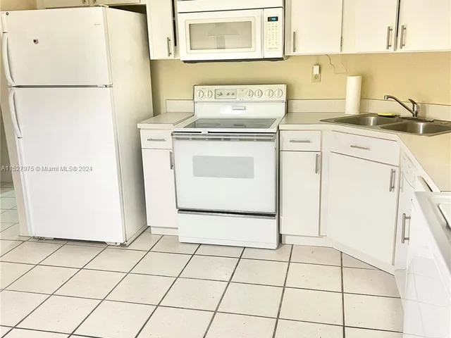 6745 SW 132nd Ave # 107, Miami FL 33183