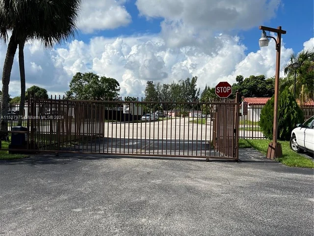 6745 SW 132nd Ave # 107, Miami FL 33183