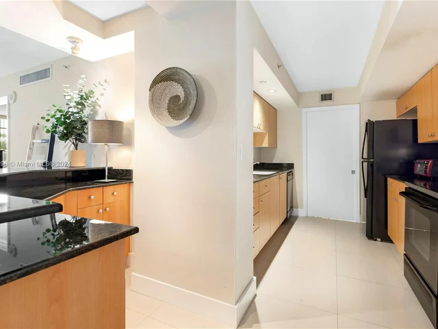 6917 Collins Ave # 411, Miami Beach FL 33141