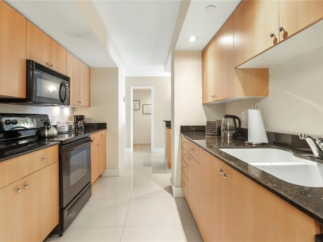 6917 Collins Ave # 411, Miami Beach FL 33141