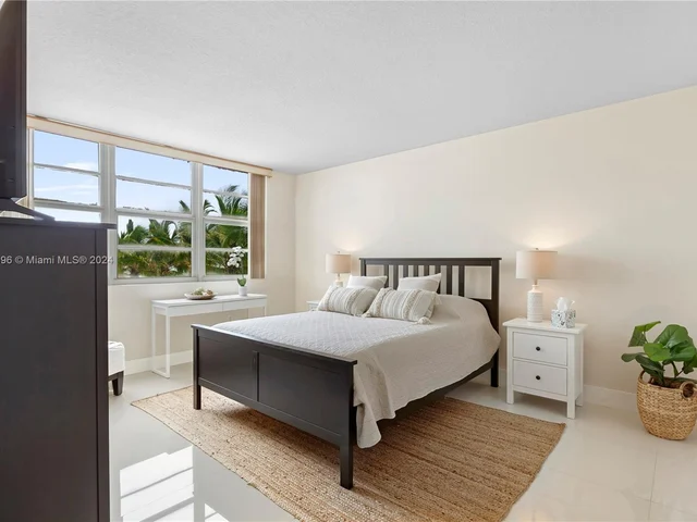 6917 Collins Ave # 411, Miami Beach FL 33141