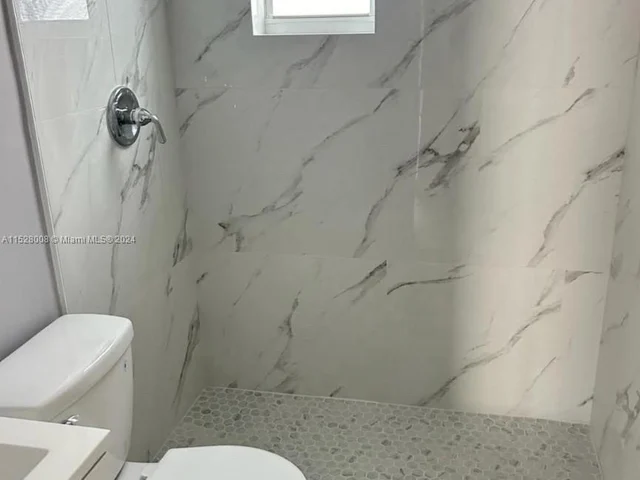 5701 Freedom St, Hollywood FL 33021