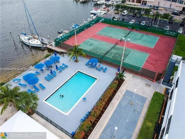 2780 NE 183rd St # 404, Aventura FL 33160