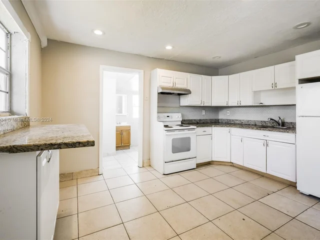 2841 NW 3rd St, Pompano Beach FL 33069