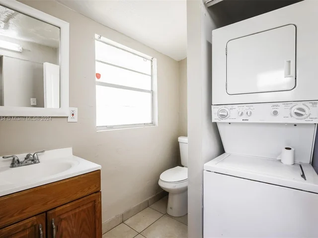 2841 NW 3rd St, Pompano Beach FL 33069