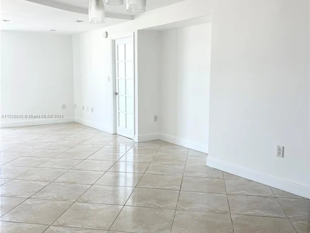 6937 E Bay Dr # 506, Miami Beach FL 33141