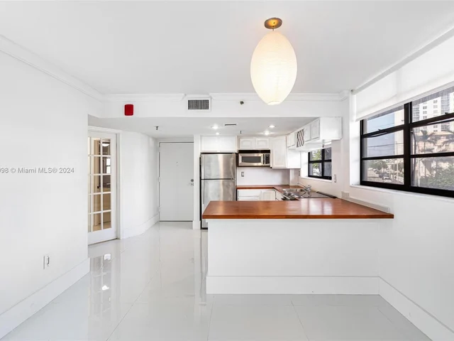 6820 Indian Creek Dr # 1A, Miami Beach FL 33141