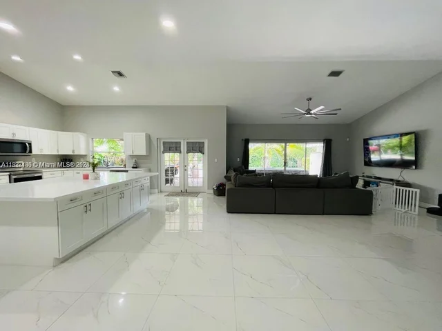 4644 NW 99th Ln, Coral Springs FL 33076