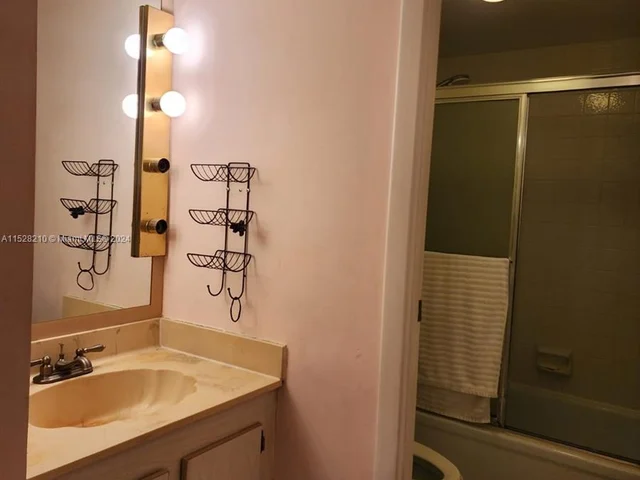 600 Three Islands Blvd # 314, Hallandale Beach FL 33009