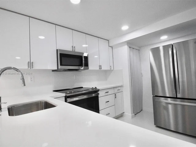 1915 Brickell Ave # C605, Miami FL 33129