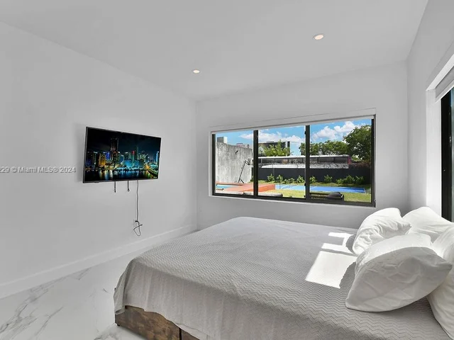 187 NW 53rd St # 0, Miami FL 33127