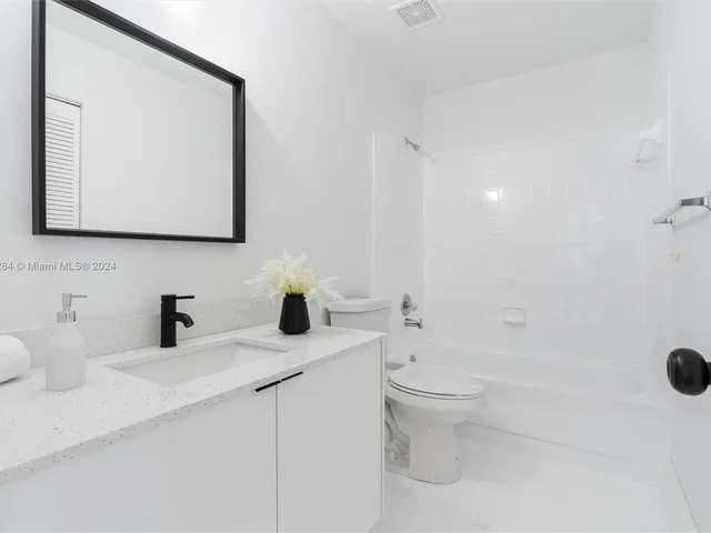 5324 NW 54th St, Coconut Creek FL 33073