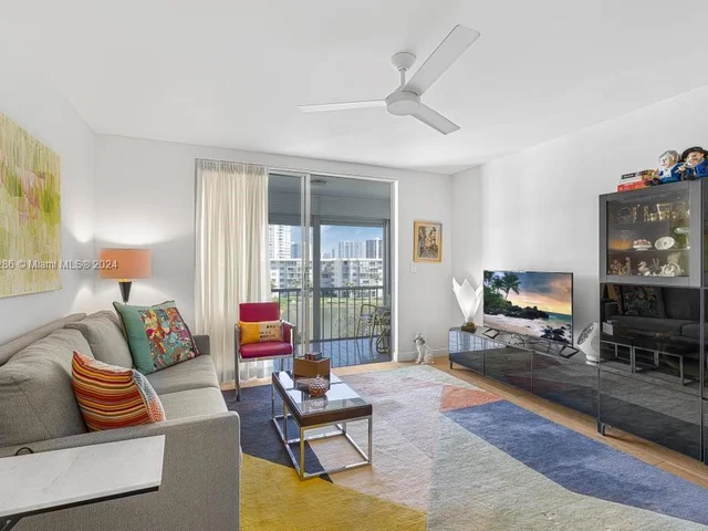 2903 Point East Dr # K602, Aventura FL 33160