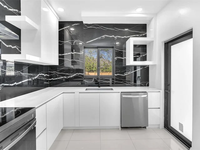 1223 Polk St # 0, Hollywood FL 33019