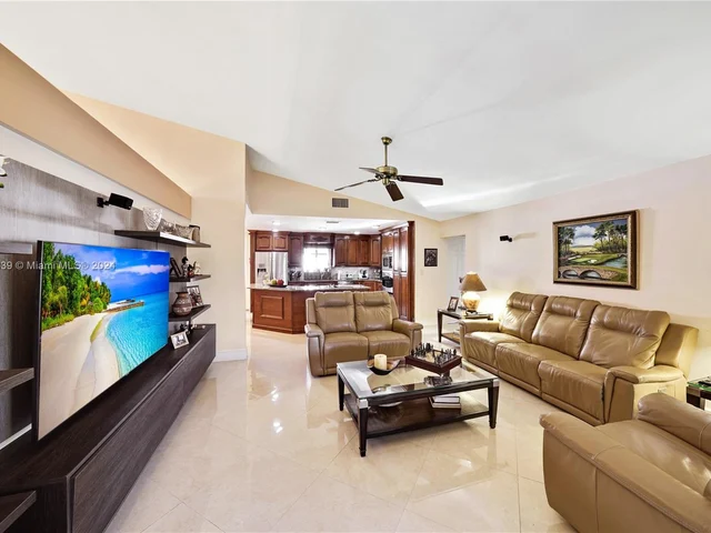 5633 NW 86th Ave, Coral Springs FL 33067