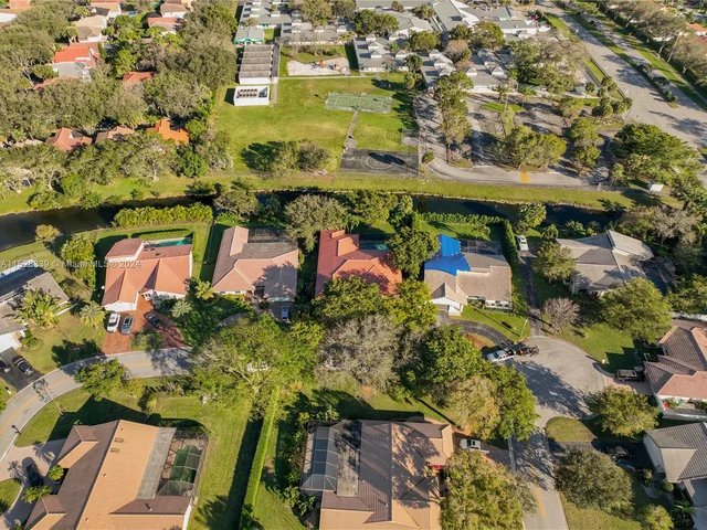 5633 NW 86th Ave, Coral Springs FL 33067